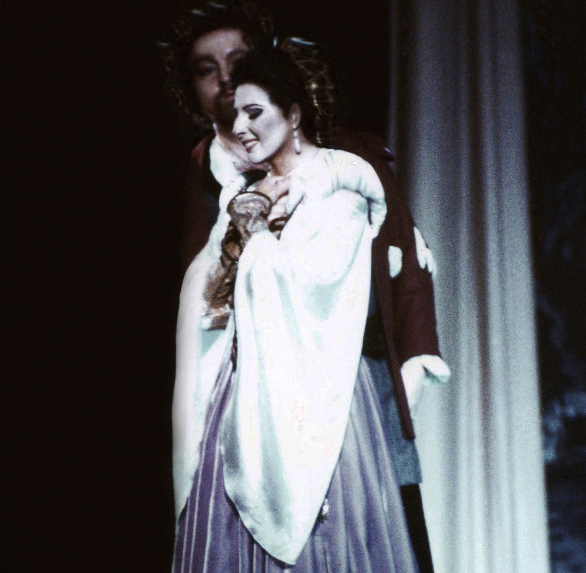 Lucia Aliberti with the American tenor Chris Merritt⚘Opera⚘"Guglielmo Tell"⚘Cagliari Opera House⚘On Stage⚘Photo taken from the TV News⚘Video⚘:http://www.luciaaliberti.it #luciaaliberti #chrismerritt #guglielmotell #opera #cagliarioperahouse #onstage #tvnews #tvportrait #video