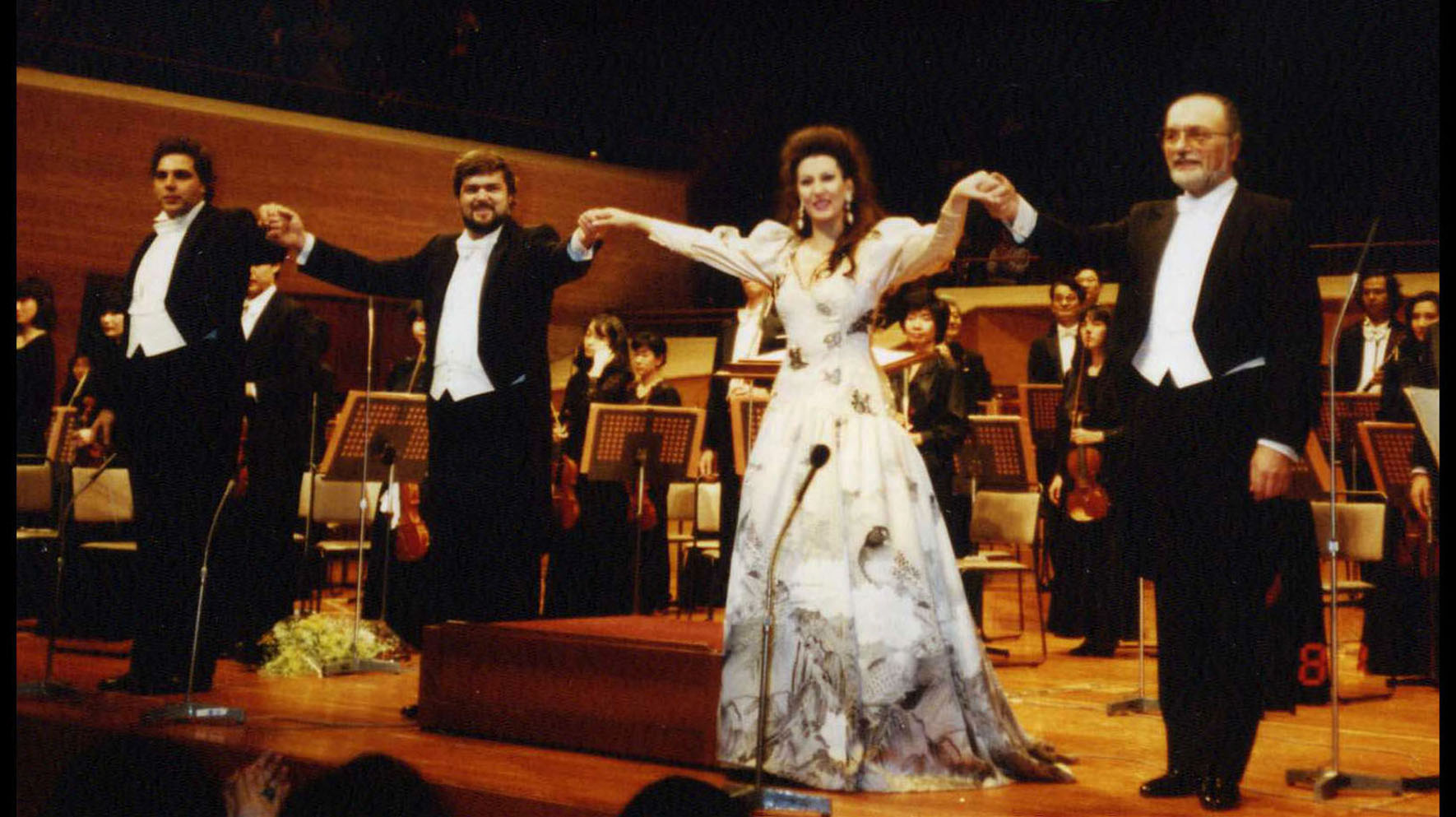 Lucia Aliberti with the conductor Roberto Paternostro⚘the tenor Peter Dvorsky⚘the baritone Renato Bruson⚘Suntory Hall⚘Tokyo⚘Opera⚘"La Traviata”⚘Live CD and TV Recording⚘Concert⚘On Stage⚘Photo taken from the TV⚘:http://www.luciaaliberti.it #luciaaliberti #peterdvorsky #renatobruson #robertopaternostro #suntoryhall #tokyo #latraviata #opera #livecdrecording #livetvrecording #onstage #hanaemorifashion