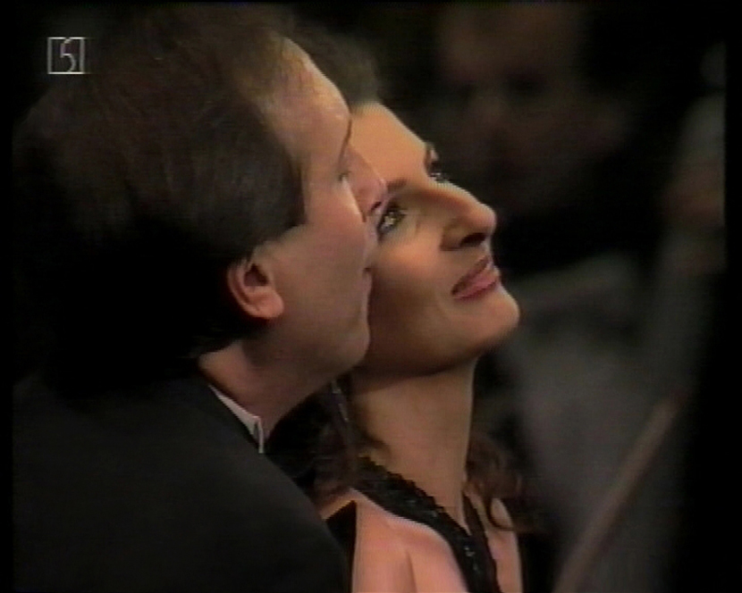 Lucia Aliberti with the American tenor Neil Schicoff⚘Deutsche oper Berlin⚘Berlin⚘Gala Concert⚘Boheme⚘Opera⚘Live TV Recording⚘Photo taken from the TV⚘:http://www.luciaaliberti.it #luciaaliberti #neilschicoff  #deutscheoperberlin #berlin #galaconcert #boheme #opera #tvrecording