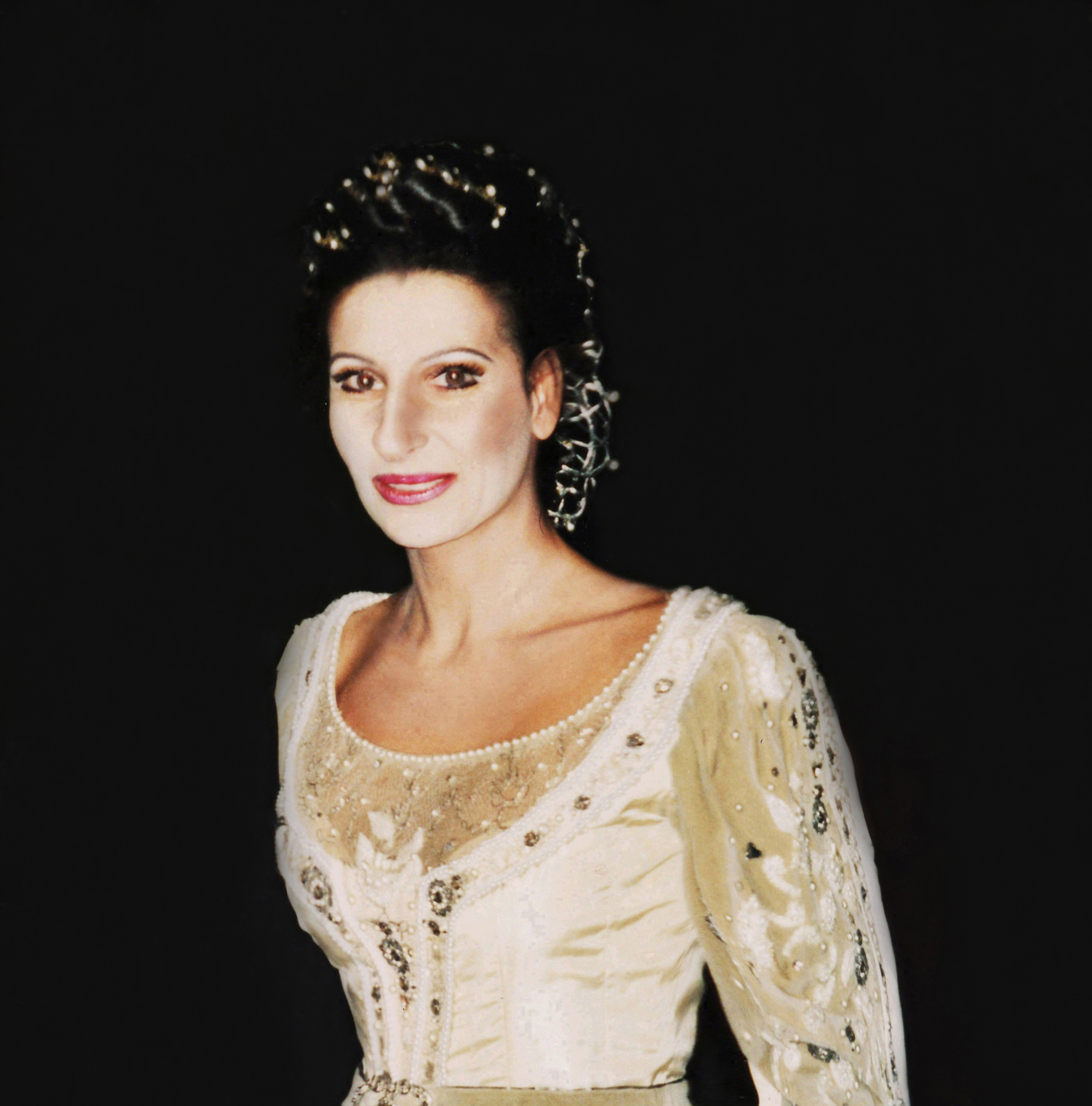 Lucia Aliberti⚘Deutsche Oper Berlin⚘Berlin⚘Opera⚘"Anna Bolena"⚘Back Stage⚘:http://www.luciaaliberti.it #luciaaliberti #deutscheoperberlin #berlin #annabolena #opera #backstage