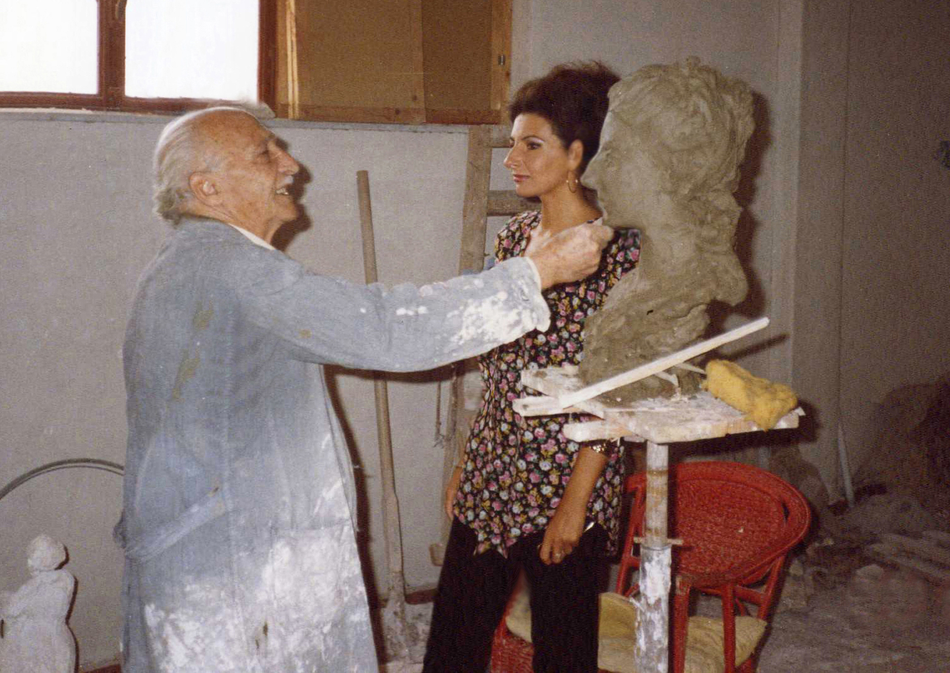 Lucia Aliberti with the sculptor Salvatore Giordano⚘Studio⚘Sculpture⚘Profile⚘:http://www.luciaaliberti.it #luciaaliberti #salvatoregiordano #sculpture #profile