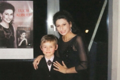 Photo taken by Fan-Lucia Aliberti with a little fan-Concert-Lessingtheater-Wolfenbuttel-Autograph Session-La Perla Fashion:http://www.luciaaliberti.it #luciaaliberti #concert #lessingtheater #wolfenbuttel #autographsession #fans