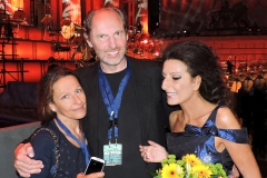 Lucia Aliberti with her beloved sister”Pinella” and her Manager Stefan Schmerbeck⚘Special Concert⚘Gendarmenmarkt⚘Classic Open Air⚘Berlin⚘Escada Fashion⚘On Stage⚘:http://www.luciaaliberti.it #luciaaliberti #pinellaaliberti #stefanschmerbeck #gendarmenmarkt #classicopenair #berlin #concert #onstage #escadafashion