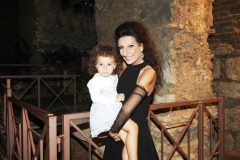 Lucia Aliberti with her Granddaughter "Costanza"⚘how beautiful it is to do the aunt⚘Concert⚘Greek Theatre⚘Taormina⚘:http://www.luciaaliberti.it #luciaaliberti #antonelloaliberti #costanzaaliberti #aunt #greektheatre #taormina #granddaughter