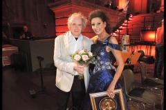 Lucia Aliberti with the big fan and friend Harry Tchor⚘Gala Concert⚘Gendarmenmarkt⚘Classic Open Air⚘Berlin⚘On Stage⚘Escada Fashion⚘:http://www.luciaaliberti.it #luciaaliberti #harrytchor #gendarmenmarkt #classicopenair #berlin #galaconcert #bellinidoro #onstage #escadafashion