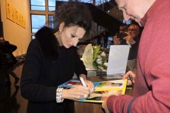 Photo Marco Mannozzi-Lucia Aliberti-Belcanto-Symposion-Deutsche Oper Berlin-Berlin-Autograph Session-Lucia thanks the Fans-Escada Fashion:http://www.luciaaliberti.it #luciaaliberti #belcantosymposion #deutscheoperberlin #berlin #autographsession #fans #escadafashion