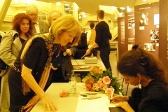 Photo Marco Mannozzi-Lucia Aliberti-Philharmonie Berlin-Berlin-Concert-Autograph Session-Lucia thanks the Fans-Wolford Fashion:http://www.luciaaliberti.it #luciaaliberti #philharmonie #berlin #concert #autographsession #fans #wolfordfashion