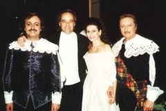 Kranichphoto-Lucia Aliberti with the tenor Alfredo Kraus-the baritone Roberto Frontali and the conductor Marcello Viotti-Back StageDeutsche Oper Berlin⚘:http://www.luciaaliberti.it #luciaaliberti #alfredokraus #marcelloviotti #robertofrontali #deutscheoperberlin #berlin #opera #luciadilammermoor #backstage #tvnews #tvportrait